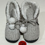 Woman’s Mukluks Size Medium 7 Photo 0