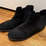 Clarks  Women’s Boots size 8.5 Photo 4