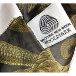 Jones New York 3 Buttoned Pure Wool Olive Green Blazer Size 8 Photo 4