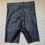 Hue NWT  Black Leopard Sleek Effects High-Rise Bike Shorts Size Medium Photo 12