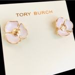 Tory Burch New  Fleur Flower Stud Earrings White Enamel/Gold on TB earring card Photo 3