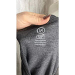 NWT Philadelphia Flyers Women's V Photo 4