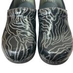 Dansko  XP 2.0 Glitter Waves Black Clogs Metallic Print Slip On Nurse Shoes 7.5 Photo 2