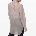 Lululemon  Hazy Sky Shirt Jacket in Faint Mauve size 8 waterproof packable Photo 6