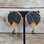 Vintage Clip On Earrings Photo 0