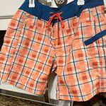 The North Face Shorts Size 6 Photo 0