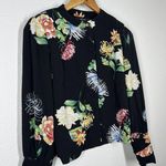 Vertigo Paris Vertigo Floral Crepe Lightweight Jacket Photo 3