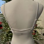 Alo Yoga ALSO SPORTS BRA CRISS CROSS FRONT AND BACK IN WHITE SIZE MED - EUC (394) Photo 2