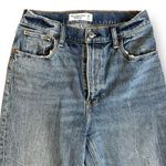 Abercrombie & Fitch The 90's Straight Ultra High Rise Medium Wash 26/2 Short Photo 2