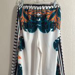 Floral Print Wide Photo 3