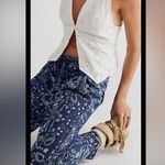 We The Free Mixed up printed utility jean. Size XS Photo 1