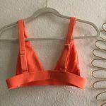 Coral orange plunging v Photo 2