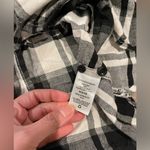 Women's TIME TRU black &white plaid flannel long sleeve shirt Size undefined Photo 2