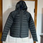 Under Armour  Women’s Hooded Jacket Size Med-EUC Photo 0