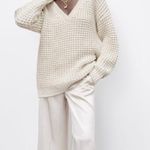 ZARA Knit V-neck Sweater Photo 4