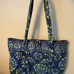 Vera Bradley  Tote Indigo Pop Toggle‎ Closure Blue Flower Book Shoulder Beach Bag Photo 0