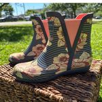 London Fog  Picadilly Ankle Rainboots Size 6 Photo 3