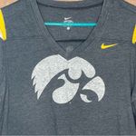 Nike Iowa Hawkeyes Woman’s Vneck Grey Lightweight Casual Tee Size XL Photo 1
