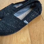 Toms sz 7.5 W black silver sparkle flats Photo 2