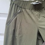 Athleta  Aspire Ankle Pant in Olive, size 4 Photo 2