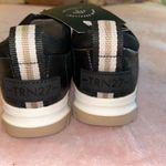 Naturalizers black low breakaway front zip water resistant sneakers size 9.5 Photo 5