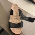 Crocs  Black and Cream Minimalist Sandals 6 M perfect shape Photo 4