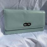 Source Unknown Green Wallet with Infinity Clasp Photo 2