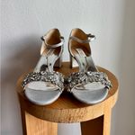 Badgley Mischka Mareva Metallic Leather Embellished Shoes Heels Size 8 Photo 3