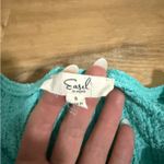 easel  Top Women’s Photo 2