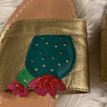 Kate Spade  SANDALS SIZE 7.5 good condition color gold with green and red Photo 2