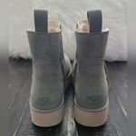 UGG  Australia Chelsea Platform Mini Boots Women's Size 10 Photo 2