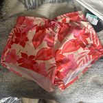 Roxy Shorts Photo 0