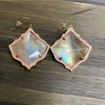 Kendra Scott  Elegant Rose Gold-Toned Earrings‎ Photo 1