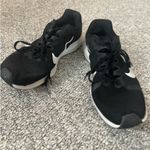 Nike  Black and White Athletic Shoes Photo 1