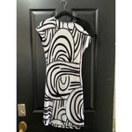 Bali  Black & White V-Neckline Sleeveless Fit & Flare Dress Size 8 Photo 2