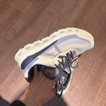  Women’s On Cloud Photo 2