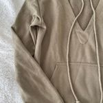 Windsor Sweatshirt Photo 2