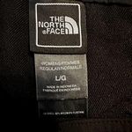 The North Face  Zaney Mountain Biking Shorts Flat Front Zip Pocket Floral Black L Photo 2