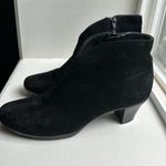 Munro  black suede ankle boots Photo 1