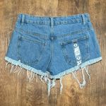 ZARA NWT  Buttom Fly Frayed Hem Jean Shorts Sz 6 Light Medium Wash Photo 1