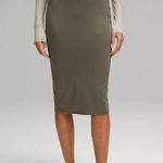 Lululemon Nulu Slim-Fit High-Rise Skirt Size 2 Army Green NWT Photo 2