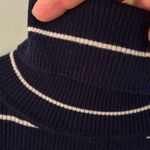 Guideboat Co. NYC 100% Merino Wool Knit Lightweight Turtleneck. Size Medium. Blue Photo 2