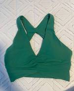 Aritzia NWOT Tna tnaction freestyle sports bra xs silver sage green