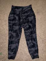 Old Navy Elevate Leggings Gray Animal Print Womens XS Inseam