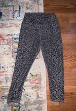 NWT - EVCR Mia leggings blue cheetah M