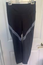 Old Navy Elevate Leggings , NWOT, navy blue color