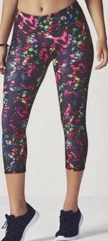 Fabletics Define Powerhold Mid-Rise Capri Leggings Size XS