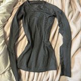 Lululemon Swiftly Tech Long Sleeve Size 4 Striped Photo 0