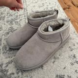UGG Mini  Boots Photo 0