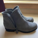 Sporto Light Grey Booties Photo 0